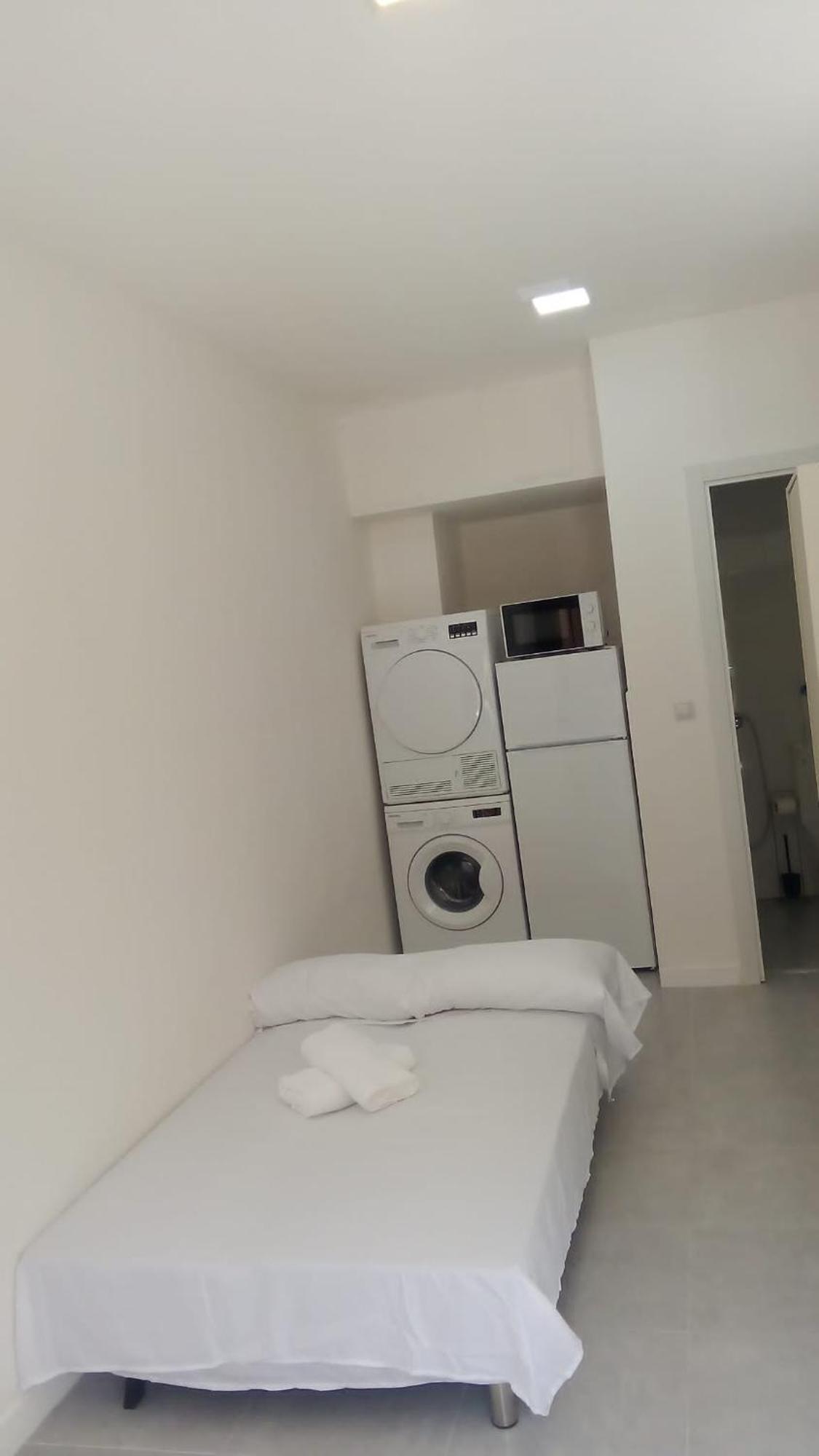 Estudio Encantador Cerca Del Carrefour Rosaleda 1 말라가 외부 사진