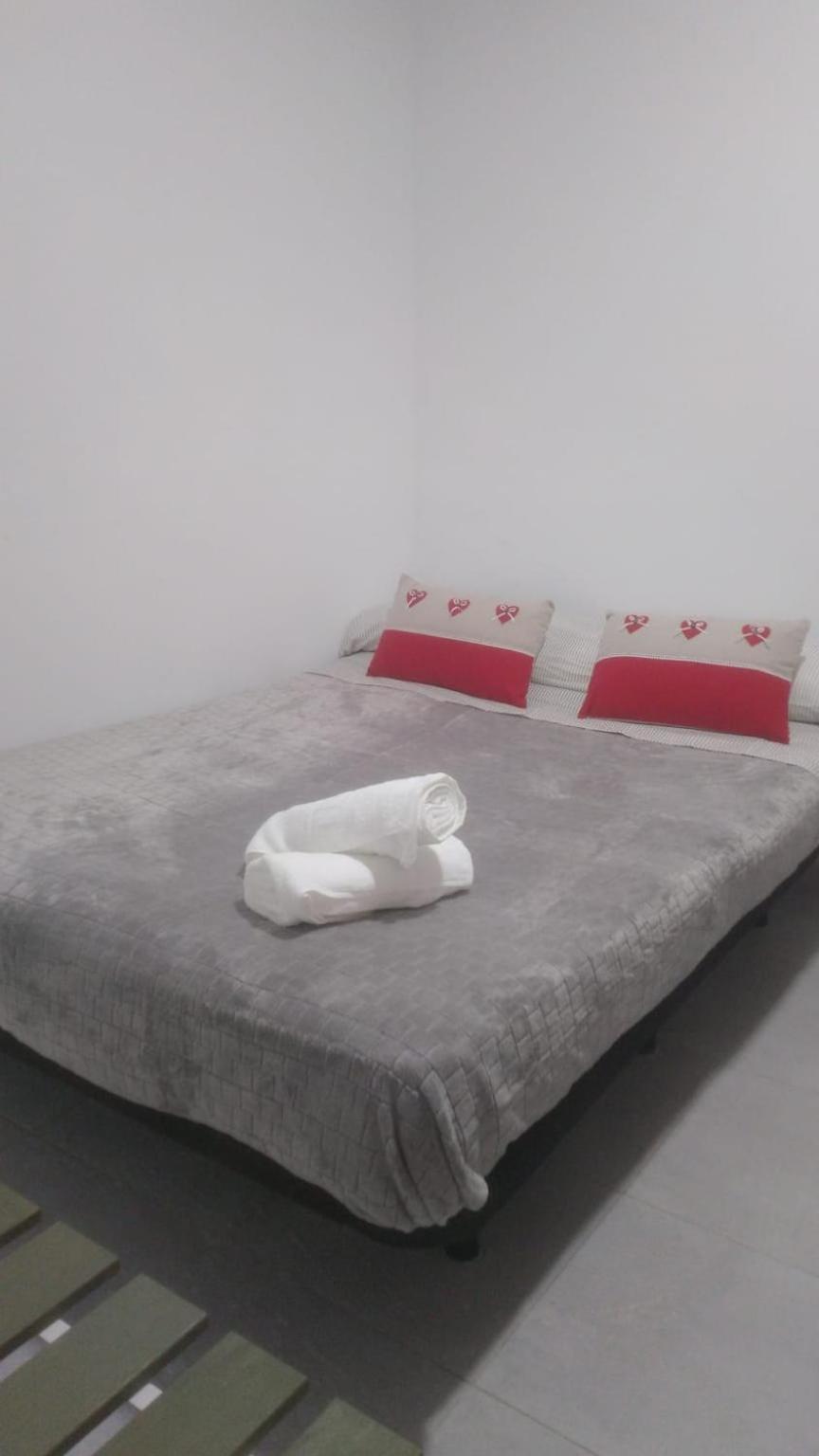 Estudio Encantador Cerca Del Carrefour Rosaleda 1 말라가 외부 사진
