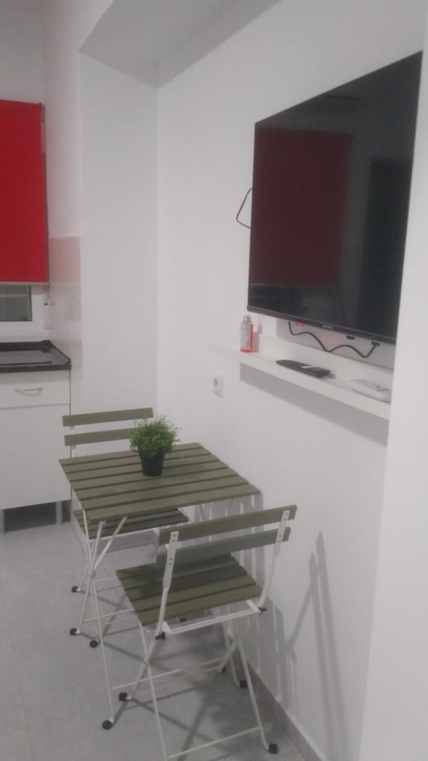 Estudio Encantador Cerca Del Carrefour Rosaleda 1 말라가 외부 사진